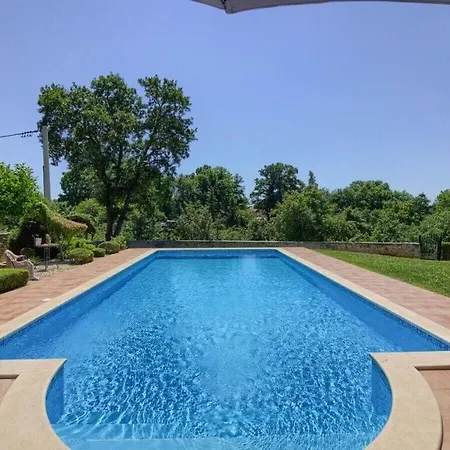 Villa Catarina With Large Pool Near Poreč
