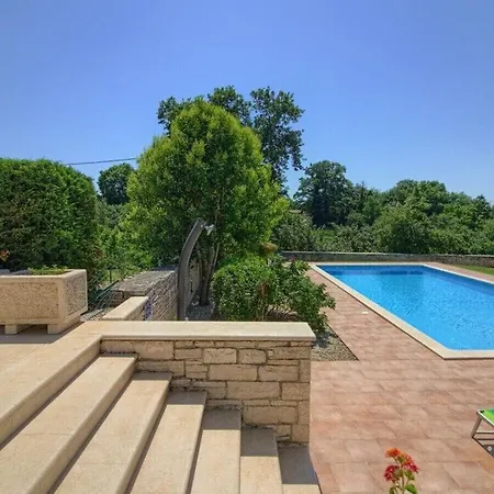 Catarina With Large Pool Near *