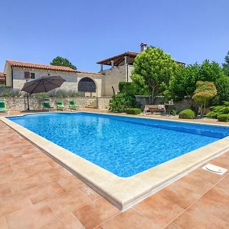 Catarina With Large Pool Near * Poreč