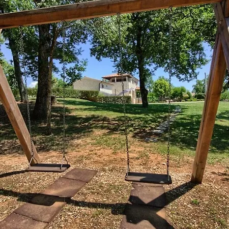 Villa Catarina With Large Pool Near